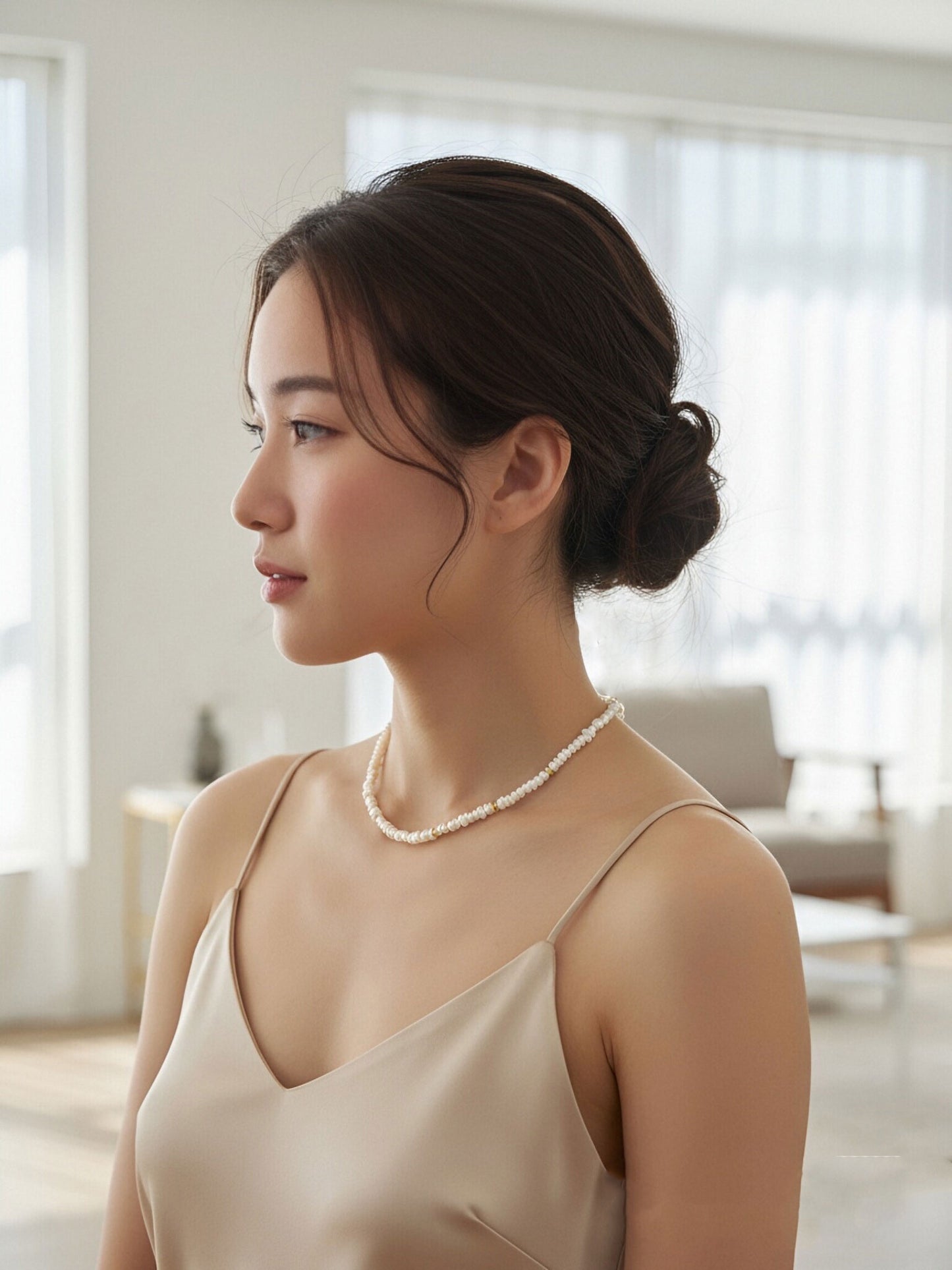 Natural pearl necklace with rice shaped pearl strap and adjustable chain length