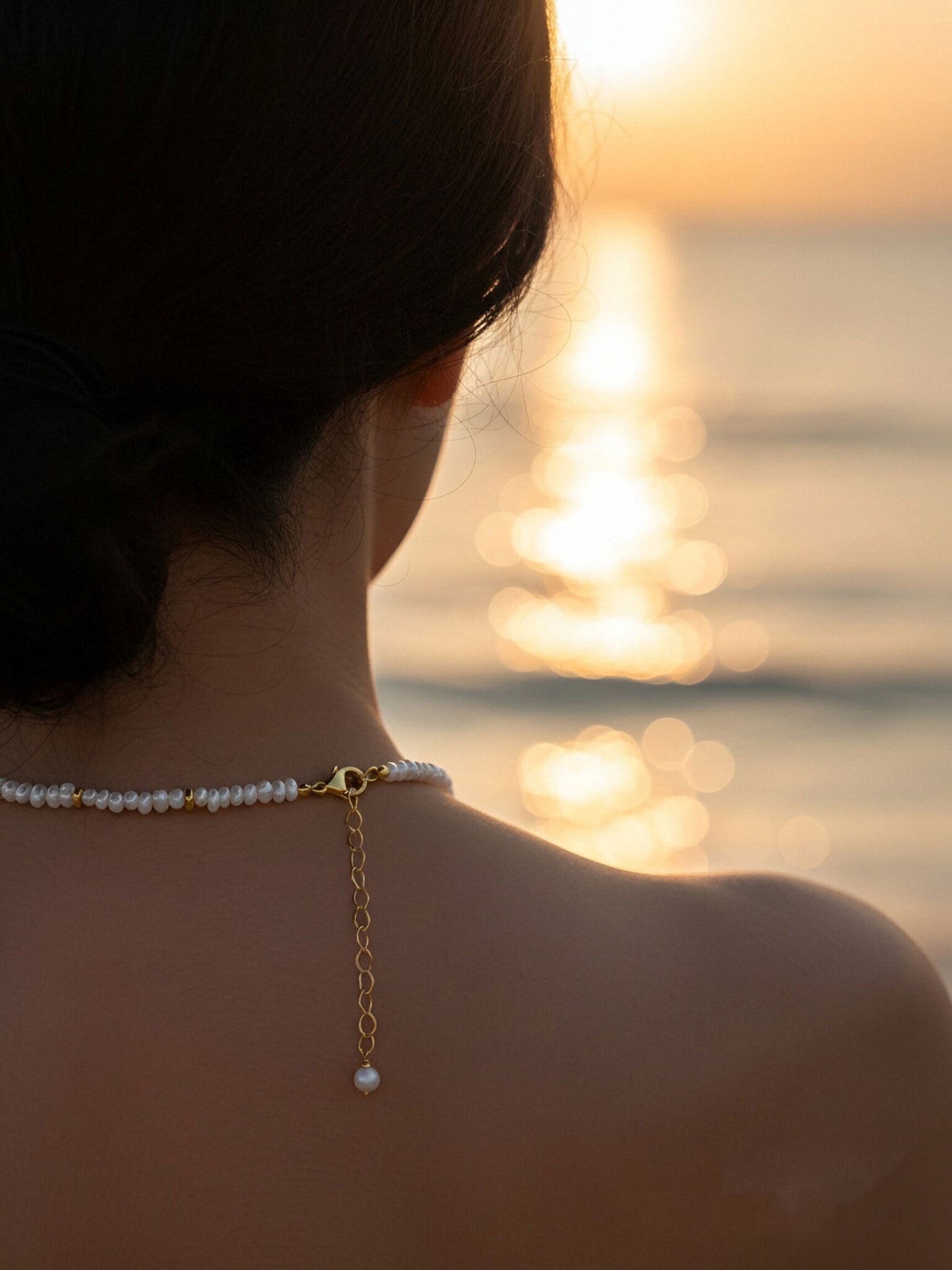 Natural pearl necklace with rice shaped pearl strap and adjustable chain length