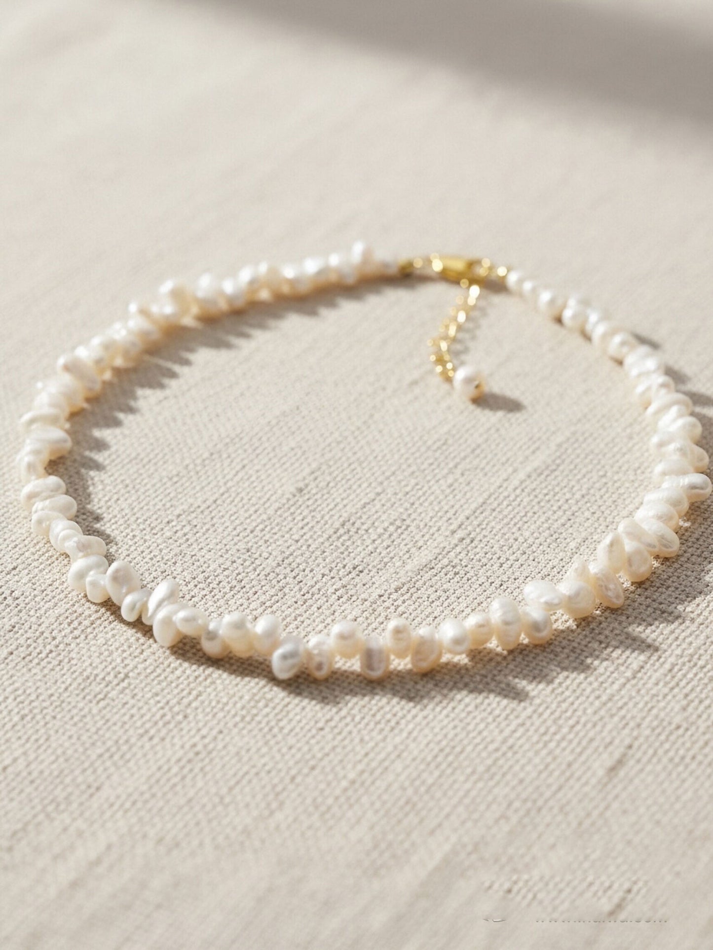 Natural pearl necklace with side perforations, small flat pearl strap, extended chain length adjustable necklace