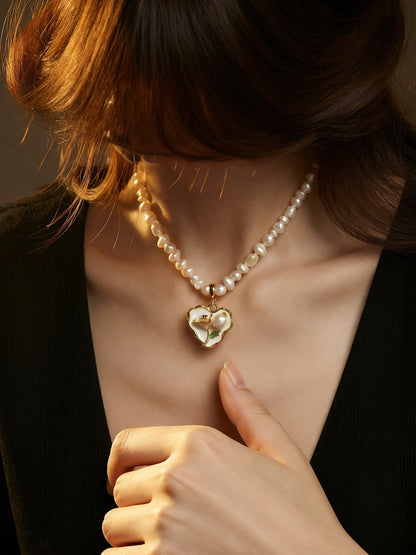Natural pearl necklace pendant, white heart-shaped enamel craftsmanship, three-dimensional rose shaped pendant