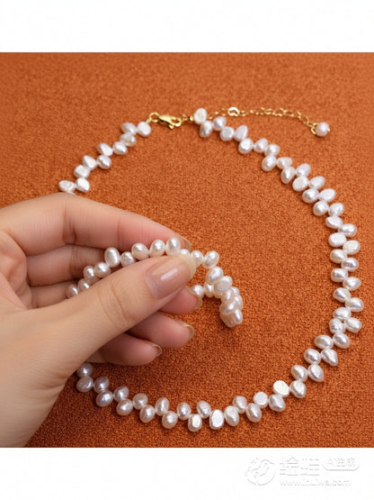 Natural pearl necklace with left-right symmetry, staggered pattern, adjustable length extension chain