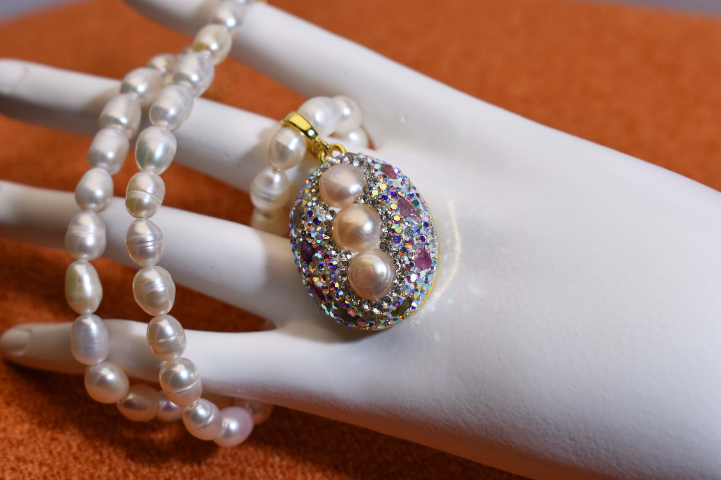 Natural pearl necklace pendant, three-dimensional inlaid with colored zircon and tourmaline pendant