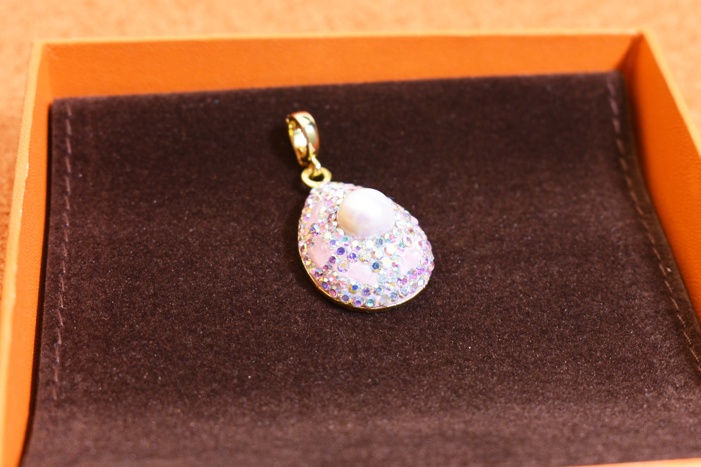 Natural pearl necklace pendant, three-dimensional inlaid with colored zircon and pink tourmaline pendant
