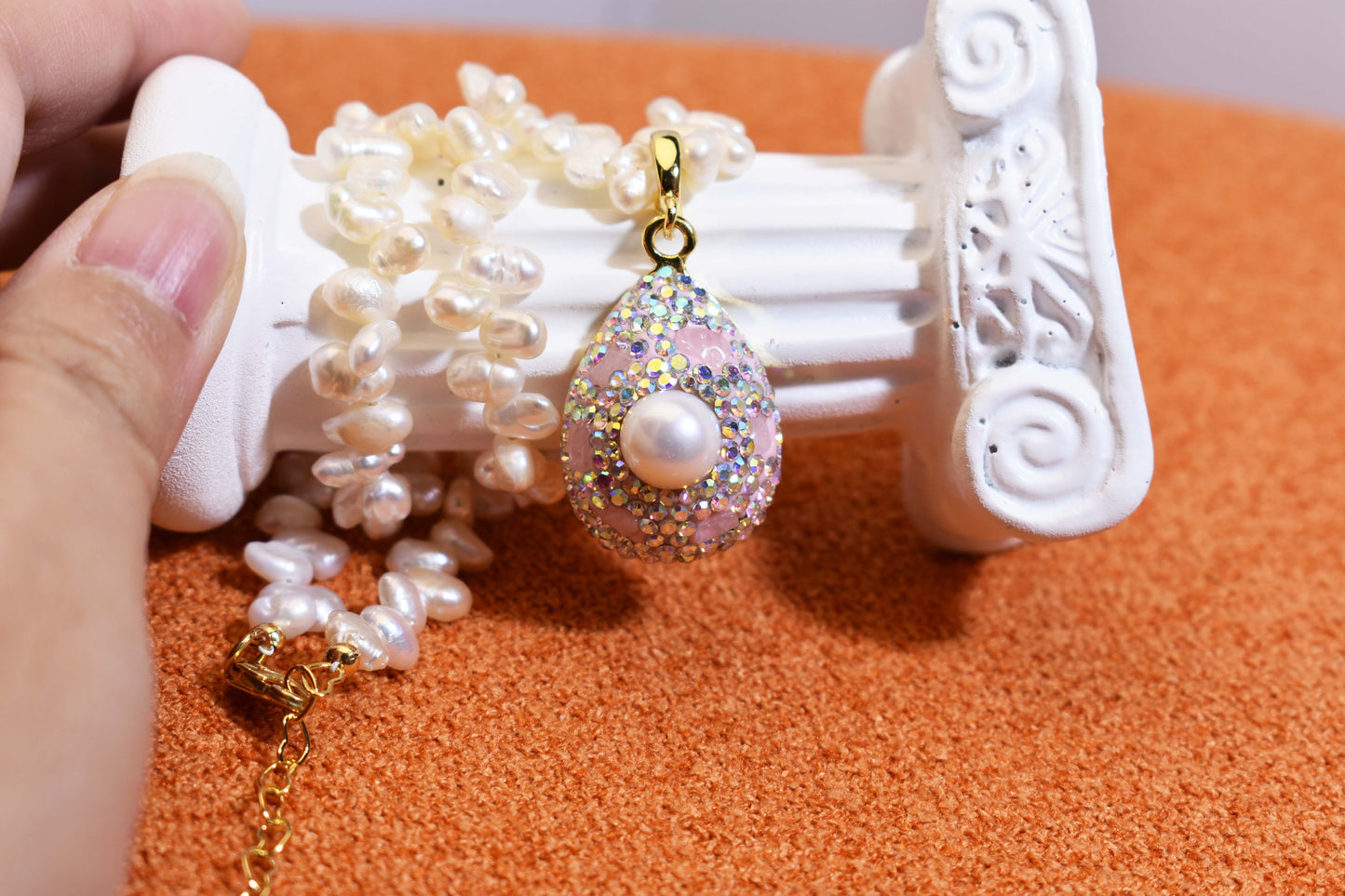 Natural pearl necklace pendant, three-dimensional inlaid with colored zircon and pink tourmaline pendant