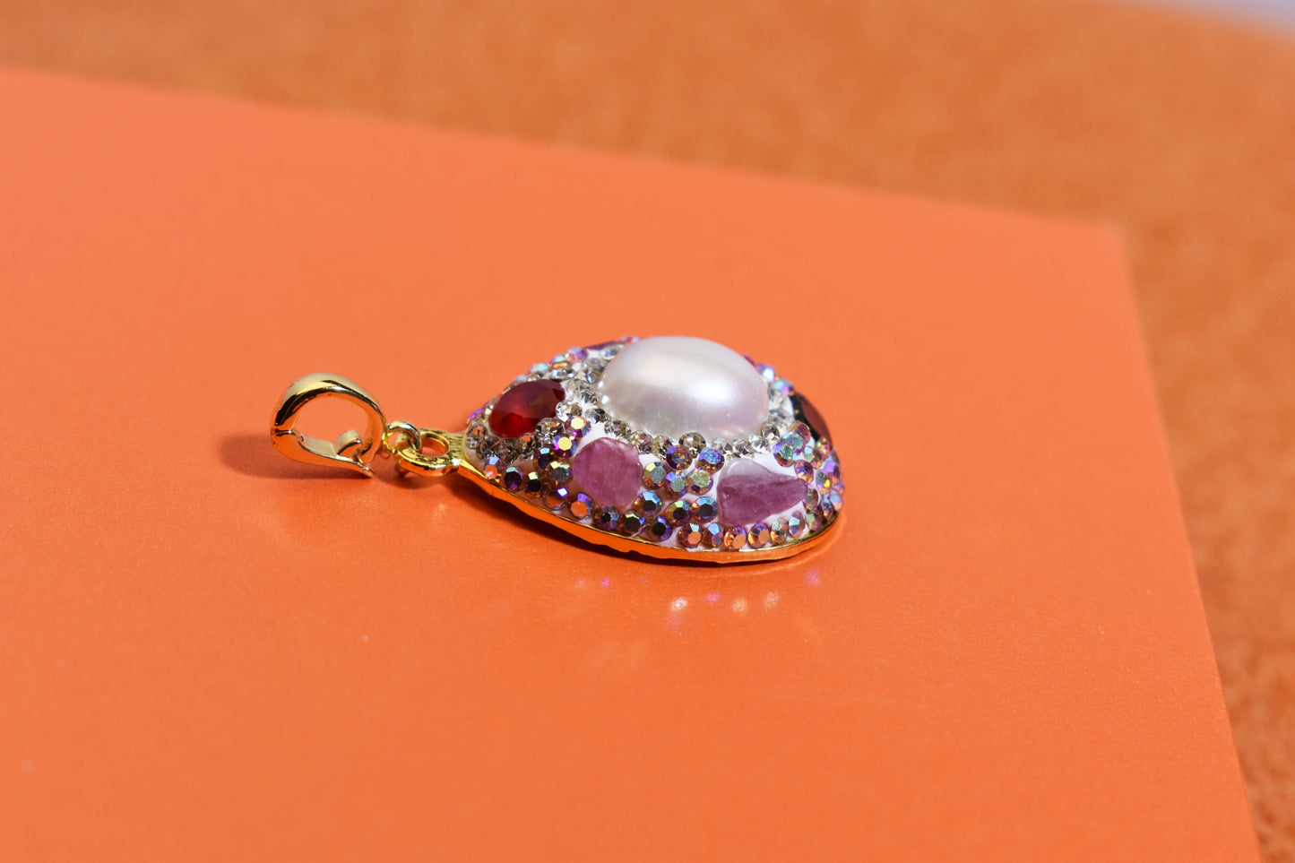 Natural pearl necklace pendant, three-dimensional inlaid with colored zircon and tourmaline pendant