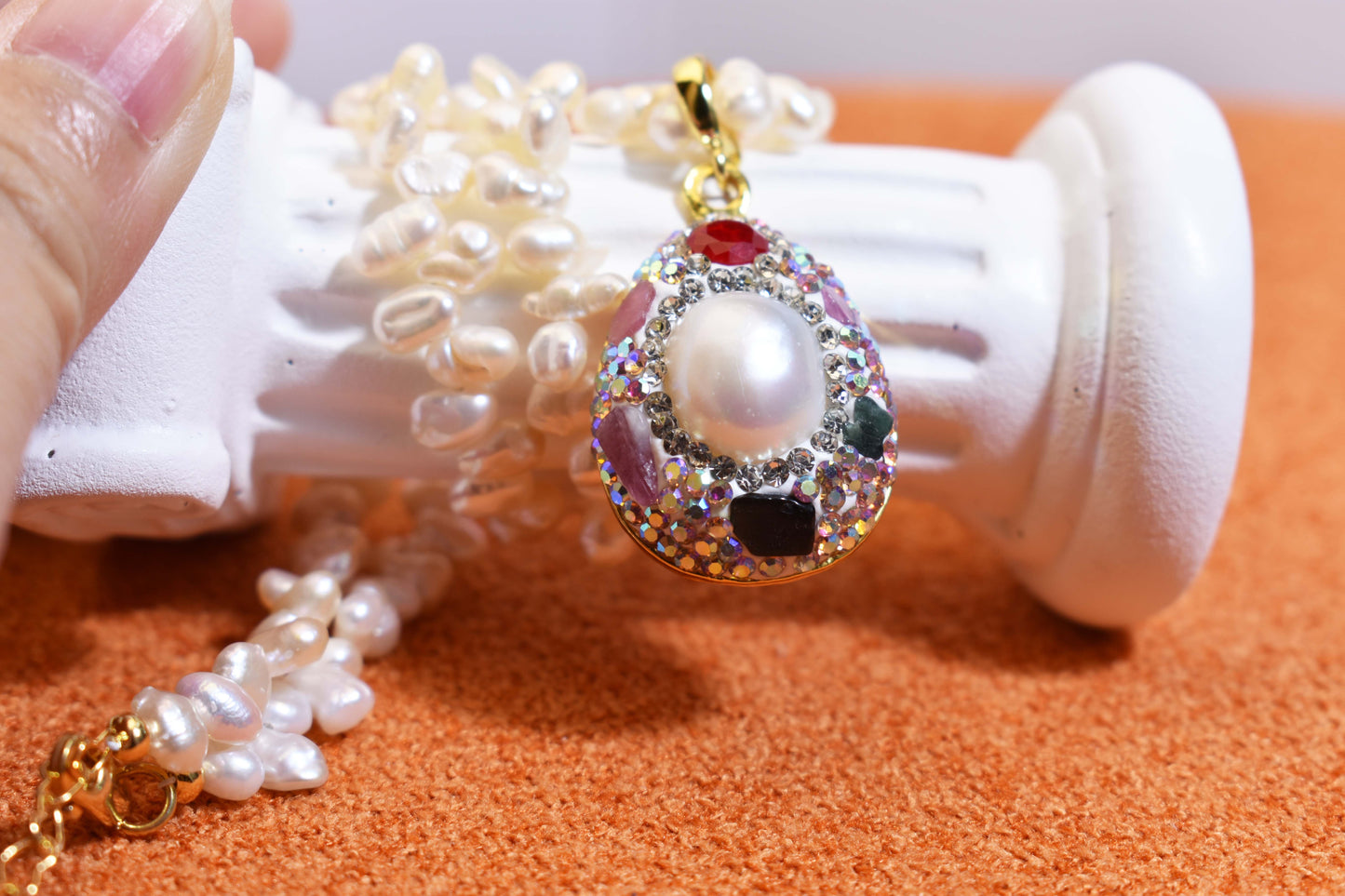 Natural pearl necklace pendant, three-dimensional inlaid with colored zircon and tourmaline pendant