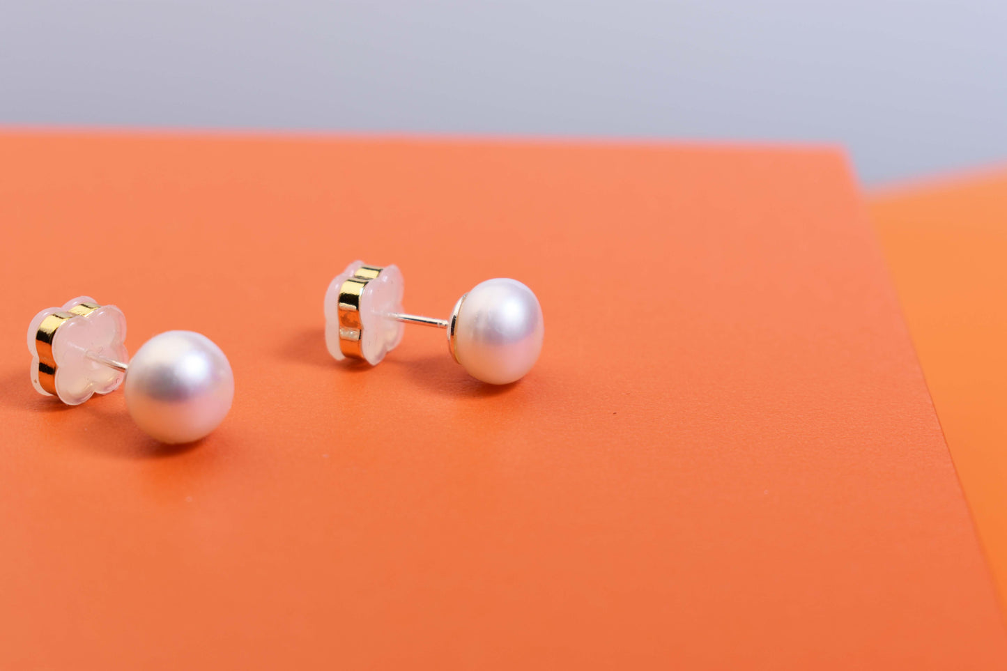 Natural pearl earrings, small light bulb shaped, bare pearl, simple and fashionable, versatile earrings
