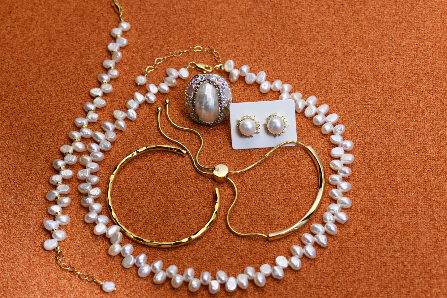 Natural pearl necklace with left-right symmetry, staggered pattern, adjustable length extension chain