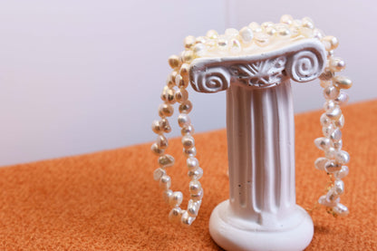 Natural pearl necklace with left-right symmetry, staggered pattern, adjustable length extension chain