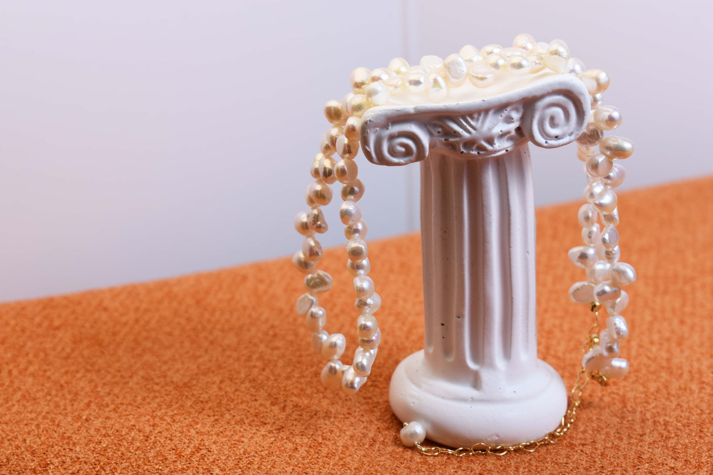 Natural pearl necklace with left-right symmetry, staggered pattern, adjustable length extension chain