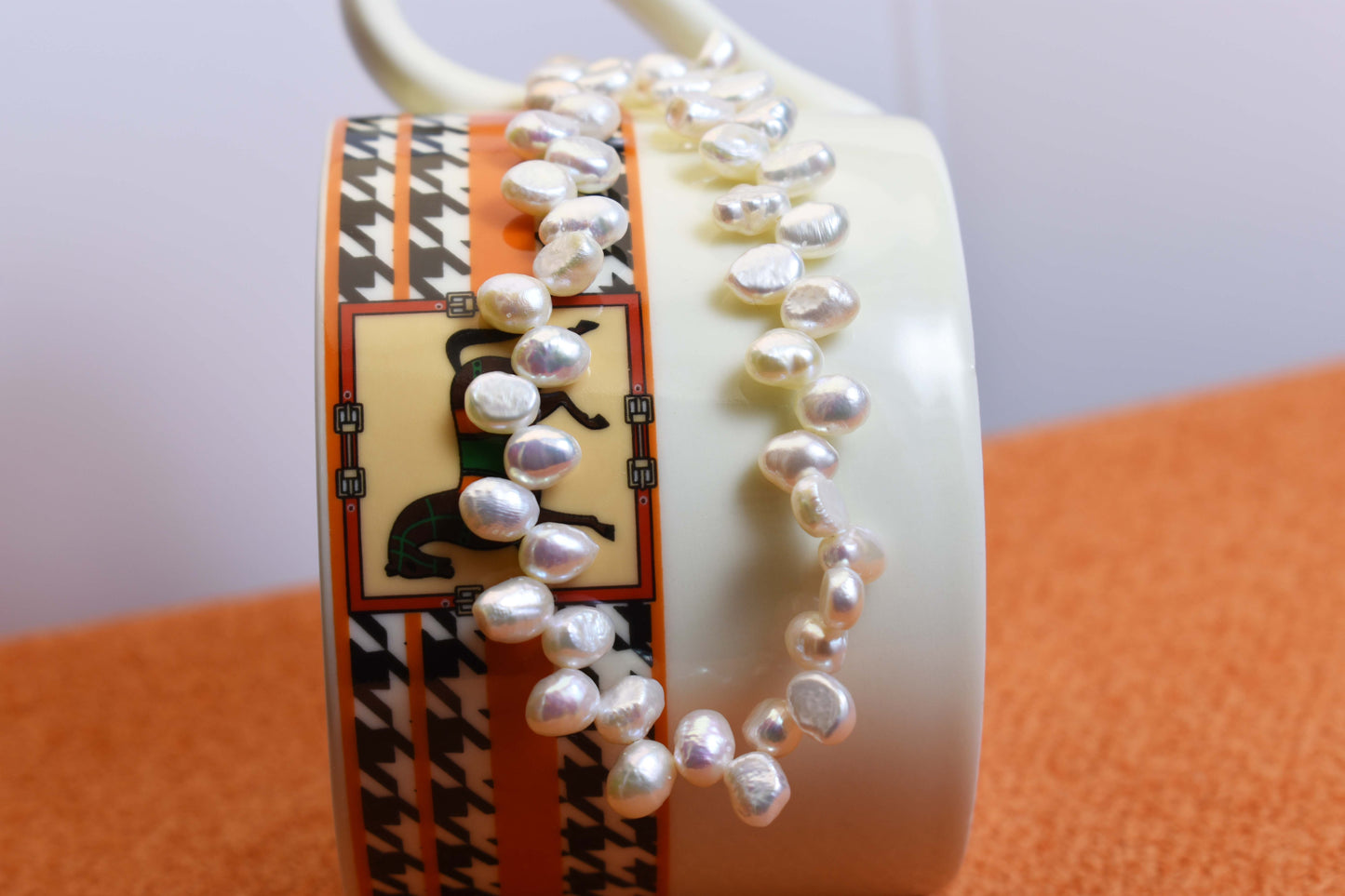 Natural pearl necklace with left-right symmetry, staggered pattern, adjustable length extension chain