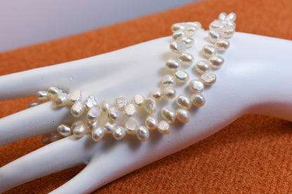 Natural pearl necklace with left-right symmetry, staggered pattern, adjustable length extension chain