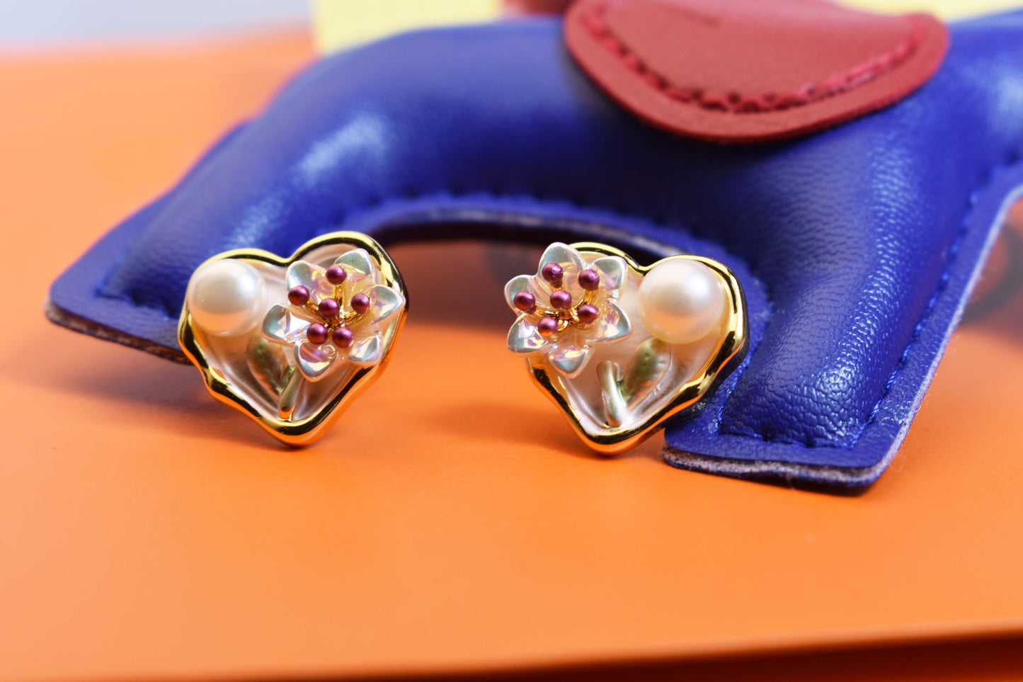 Natural pearl earrings with heart-shaped floral enamel craftsmanship earrings
