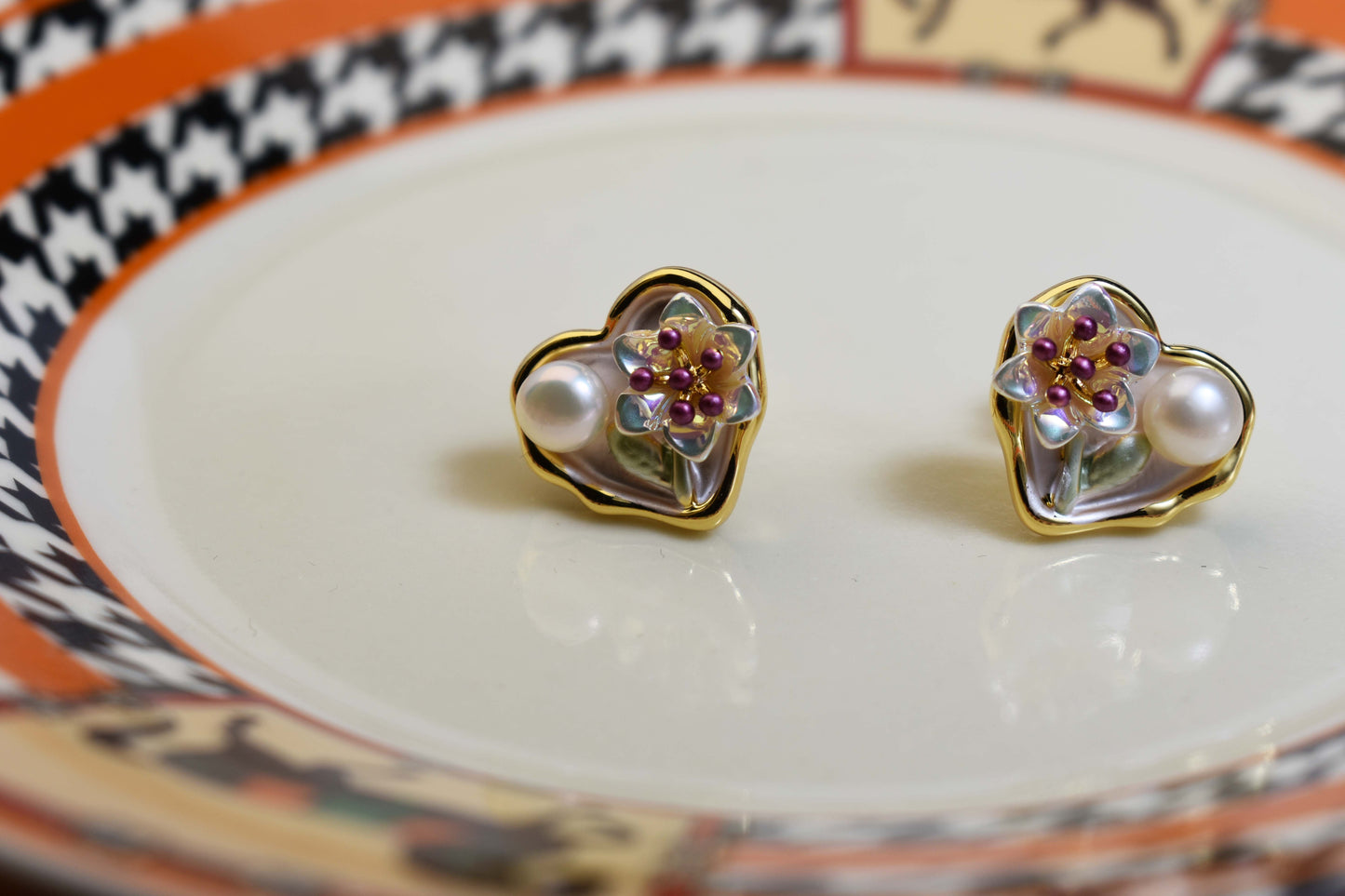 Natural pearl earrings with heart-shaped floral enamel craftsmanship earrings