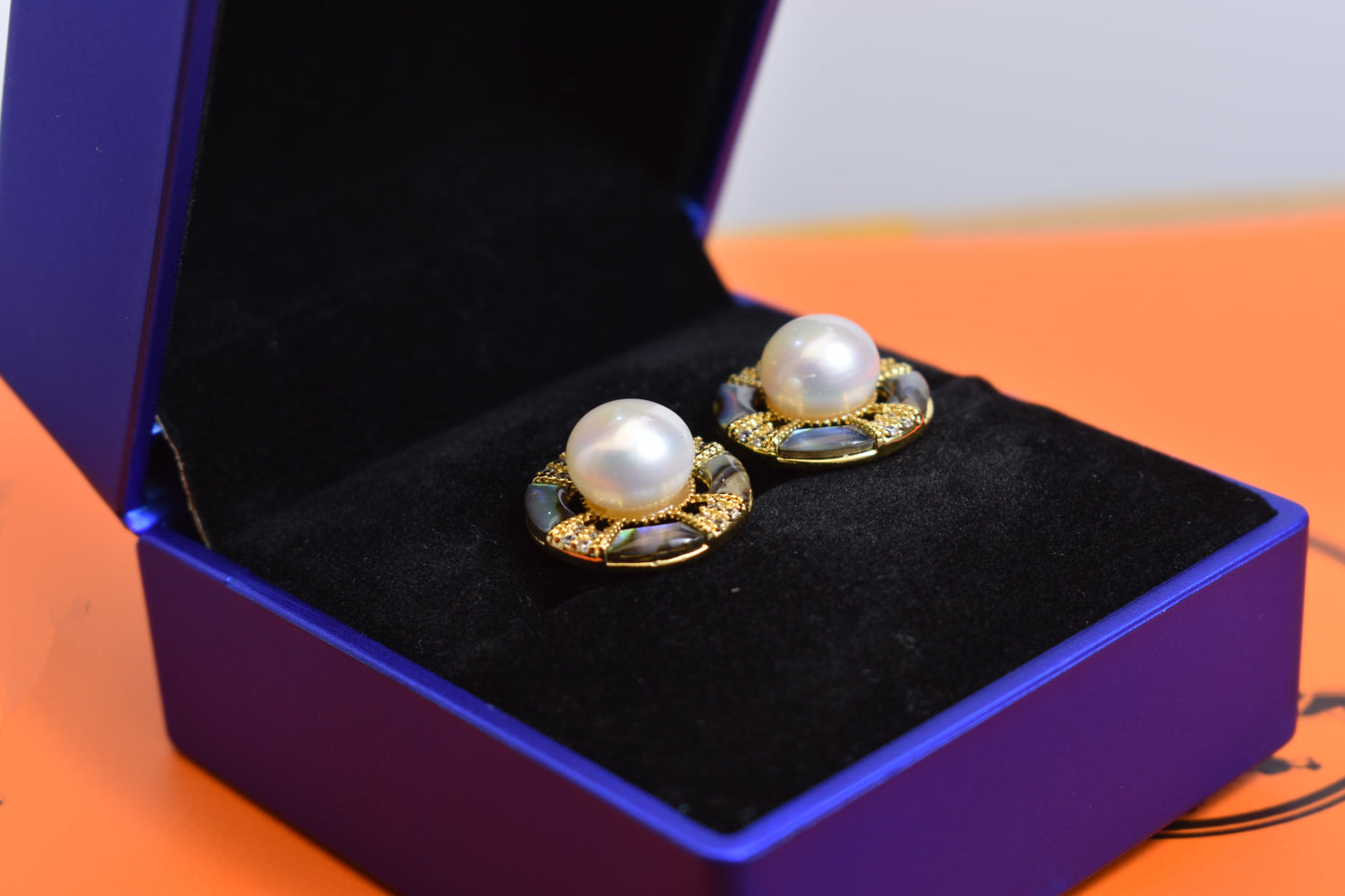 Natural pearl earrings with lucky four petal flower inlay and black abalone shell earrings