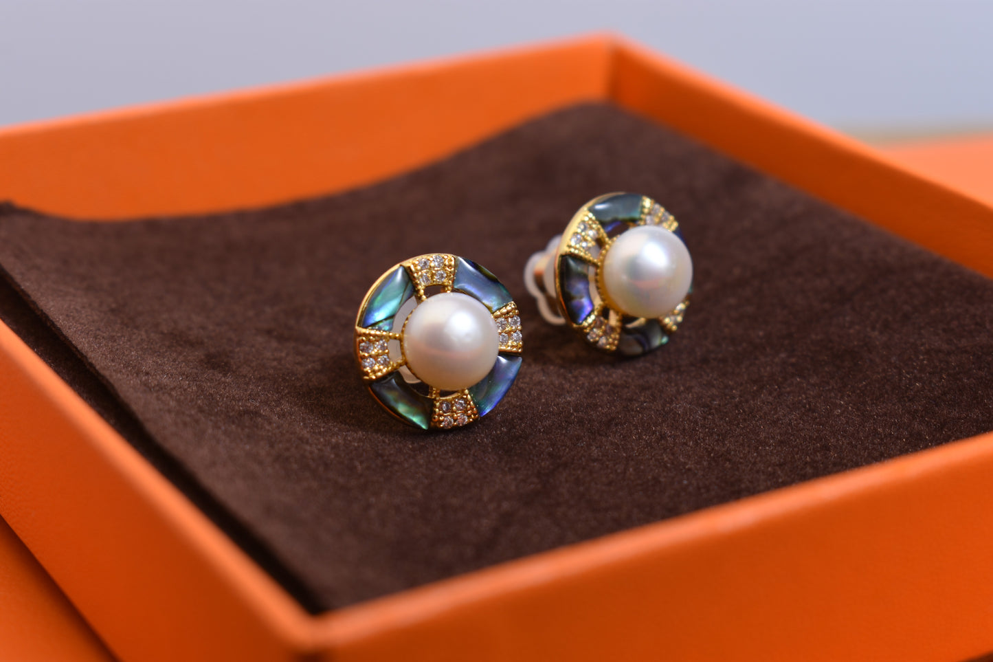 Natural pearl earrings with lucky four petal flower inlay and black abalone shell earrings