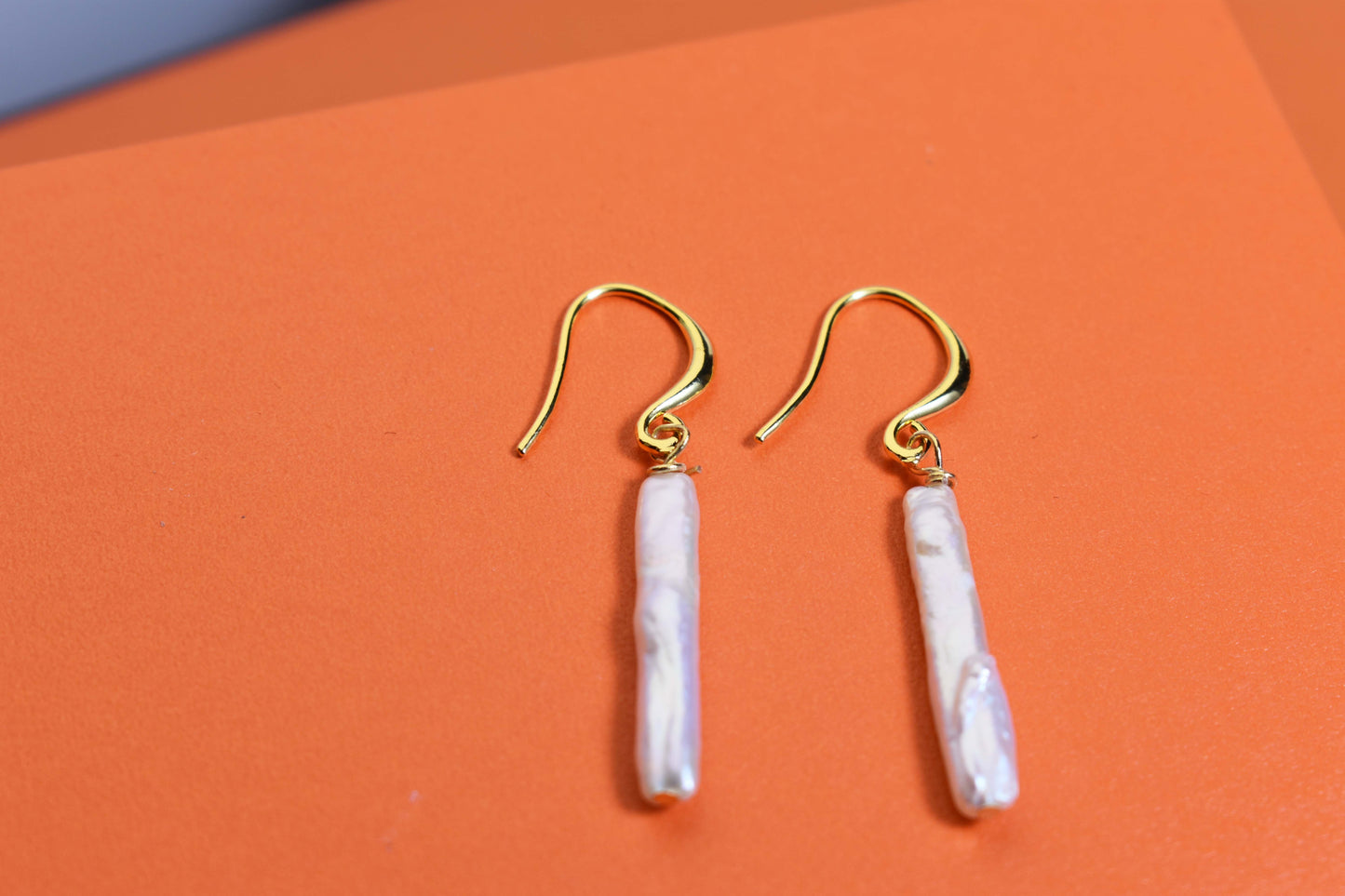 Natural pearl earrings long small silver bar with simple and fashionable ear hook design