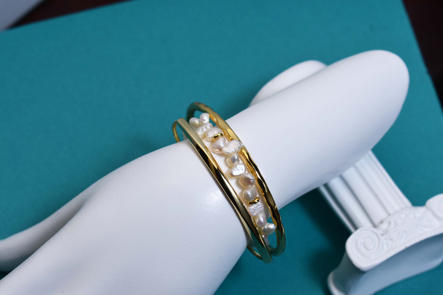 Natural Pearl Bracelet Side Punching Three Set  Smile Bracelet Gold Open Hammer Bracelet