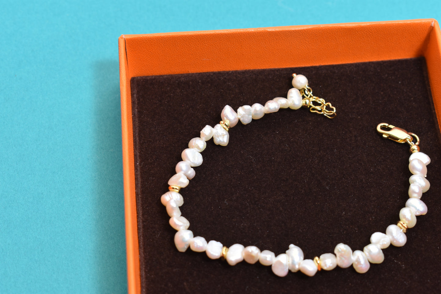 Natural Pearl Bracelet Side Punching Three Set  Smile Bracelet Gold Open Hammer Bracelet