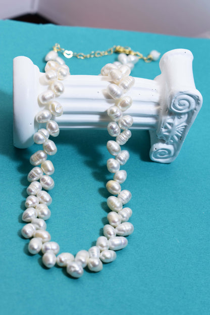 Natural pearl necklace with wheat ear shaped symmetrical left and right pearl strap and adjustable chain length