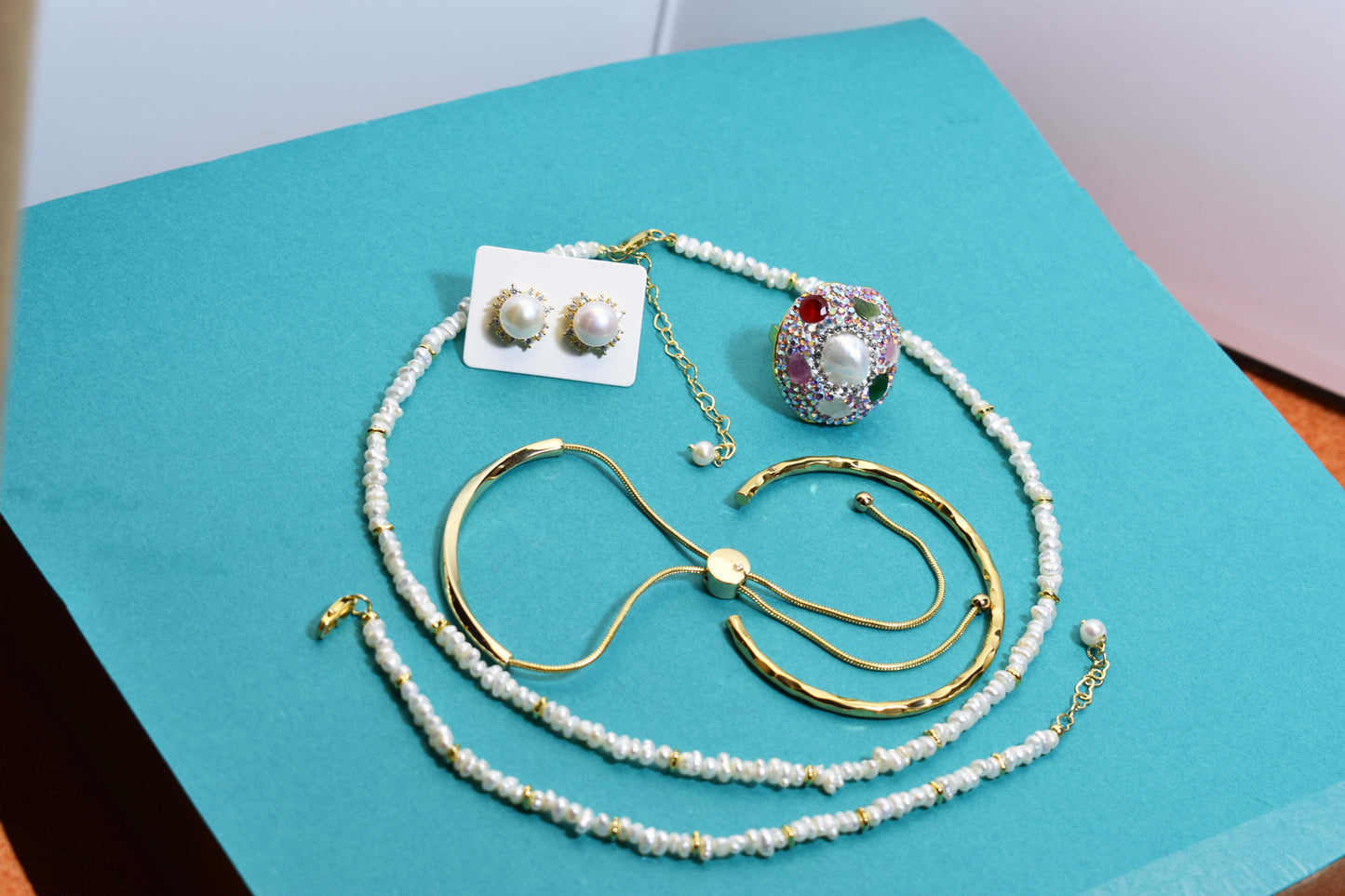 Natural pearl necklace with rice shaped pearl strap and adjustable chain length