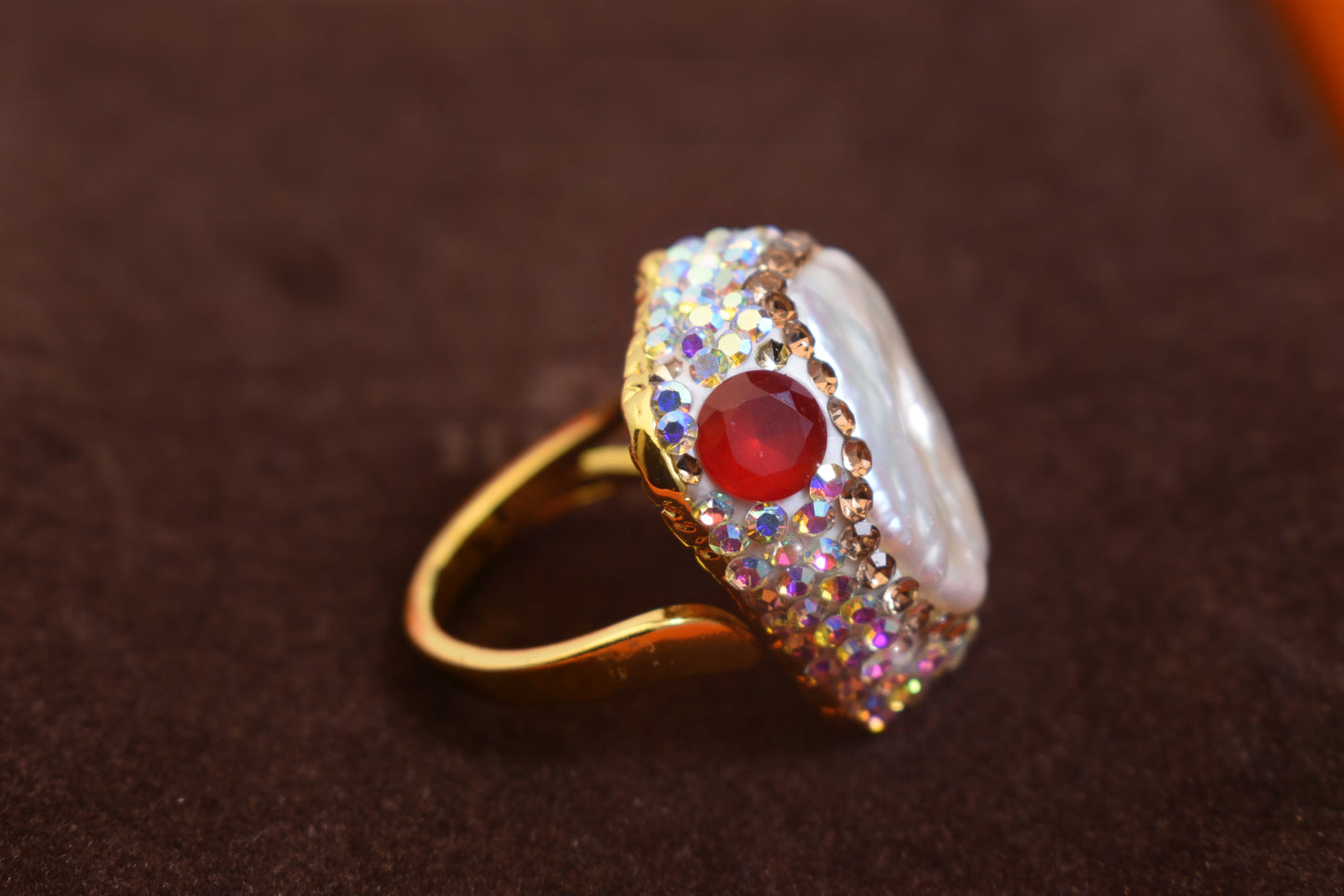 Luxurious shiny natural pearl ring with three-dimensional dense inlay of colored zircon gemstones, adjustable ring at the opening