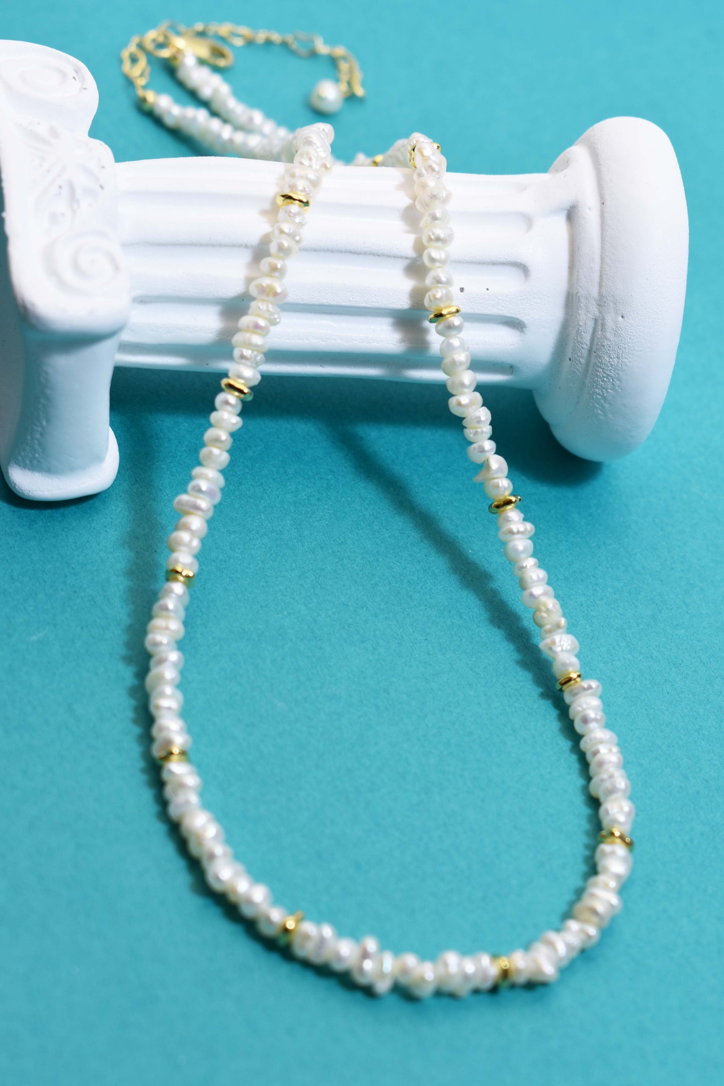 Natural pearl necklace with rice shaped pearl strap and adjustable chain length