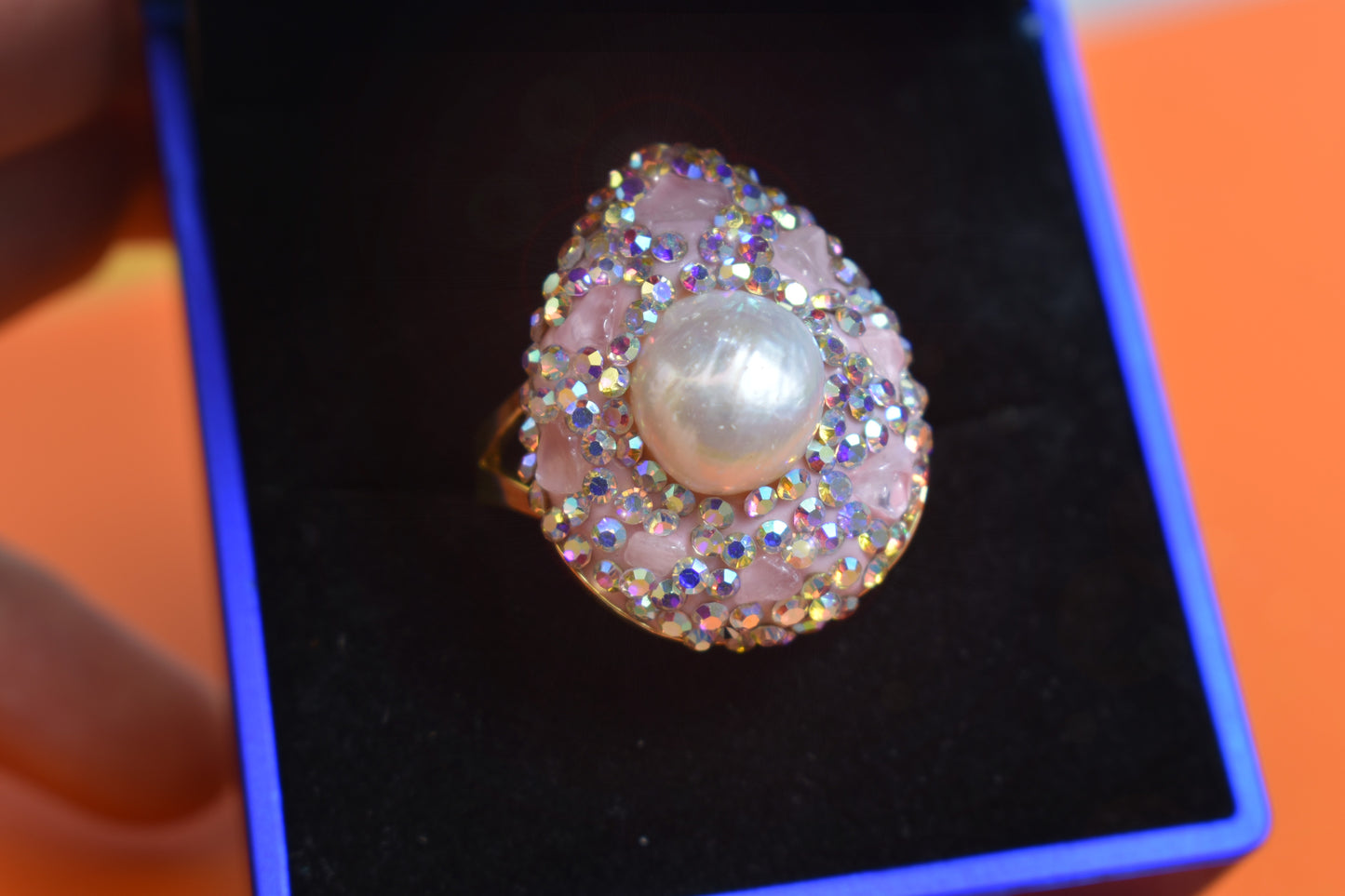 Luxurious Sparkling S Water Drop Shaped Natural Pearl Ring with Three Dimensional Dense Inlaid Pink Crystal Zircon Opening Adjustable Ring