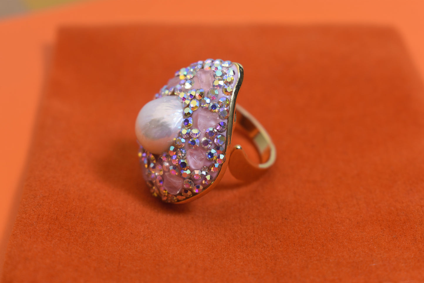 Luxurious Sparkling S Water Drop Shaped Natural Pearl Ring with Three Dimensional Dense Inlaid Pink Crystal Zircon Opening Adjustable Ring