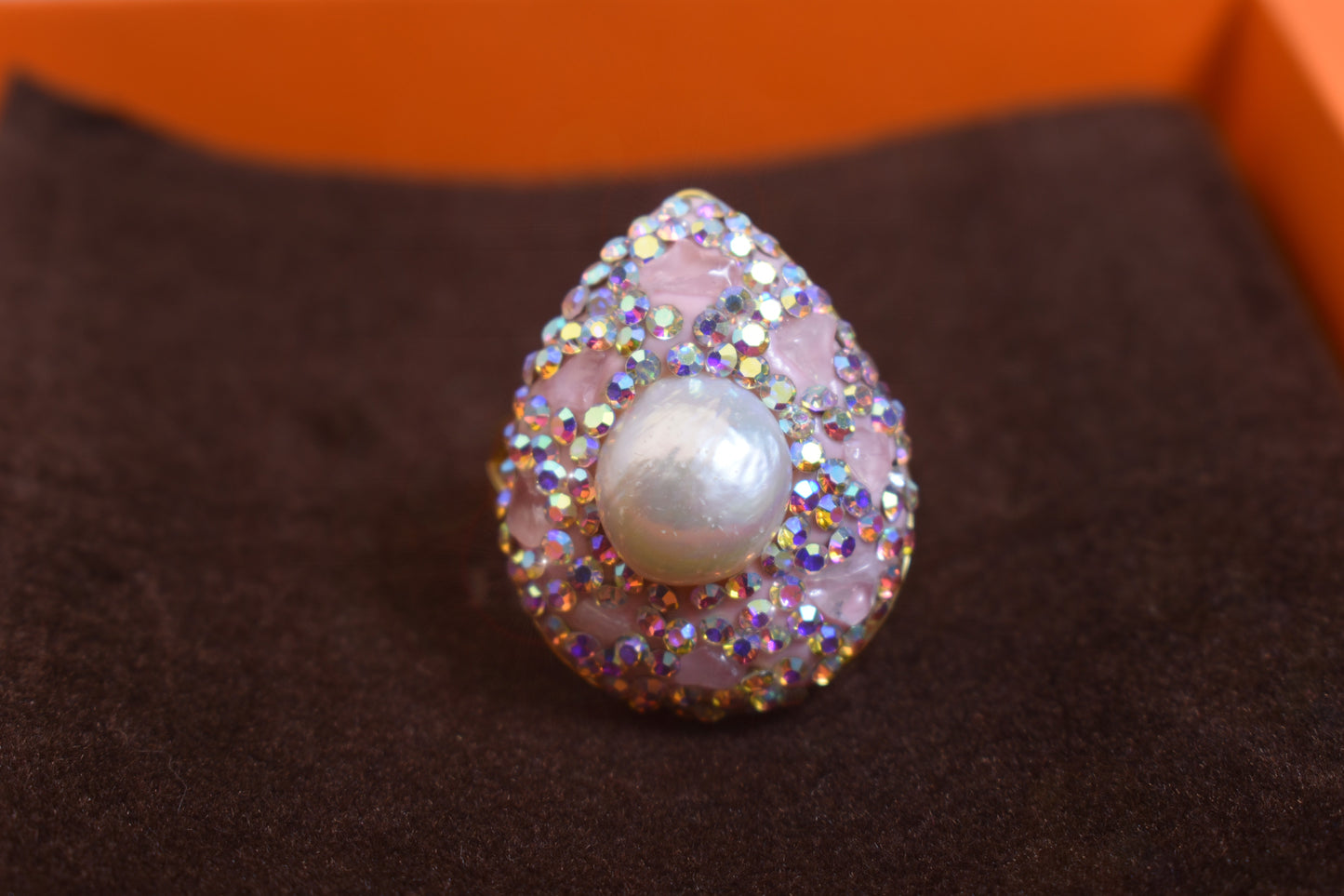 Luxurious Sparkling S Water Drop Shaped Natural Pearl Ring with Three Dimensional Dense Inlaid Pink Crystal Zircon Opening Adjustable Ring