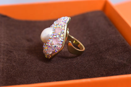 Luxurious Sparkling S Water Drop Shaped Natural Pearl Ring with Three Dimensional Dense Inlaid Pink Crystal Zircon Opening Adjustable Ring