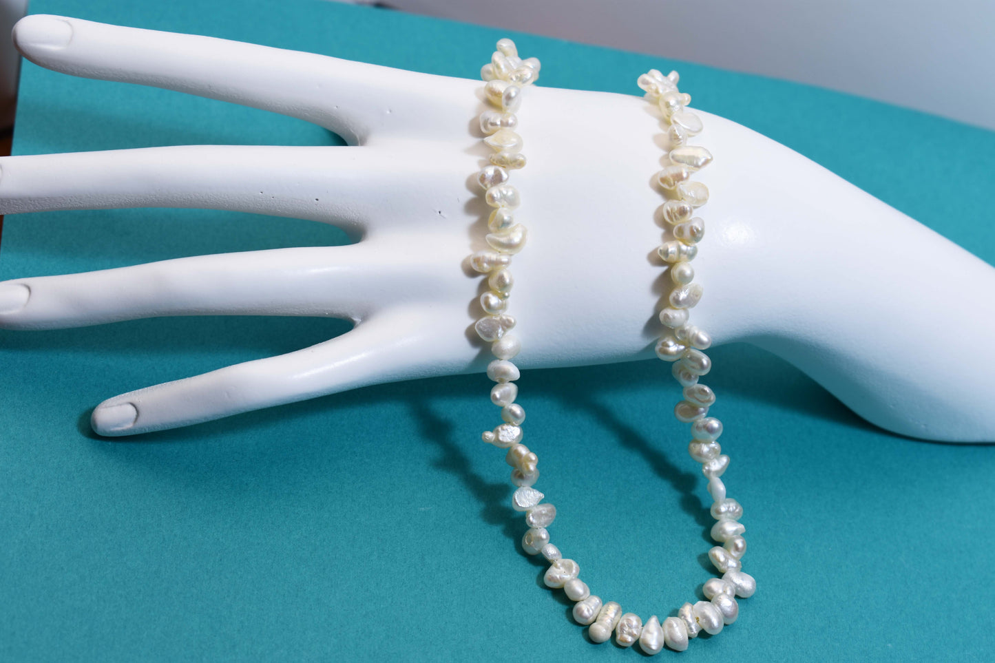 Natural pearl necklace with side perforations, small flat pearl strap, extended chain length adjustable necklace