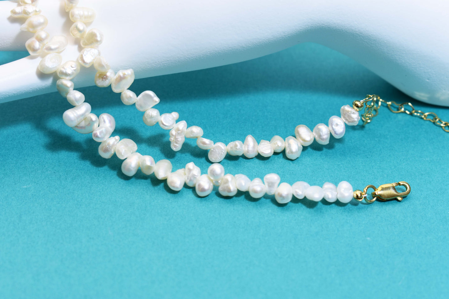 Natural pearl necklace with side perforations, small flat pearl strap, extended chain length adjustable necklace