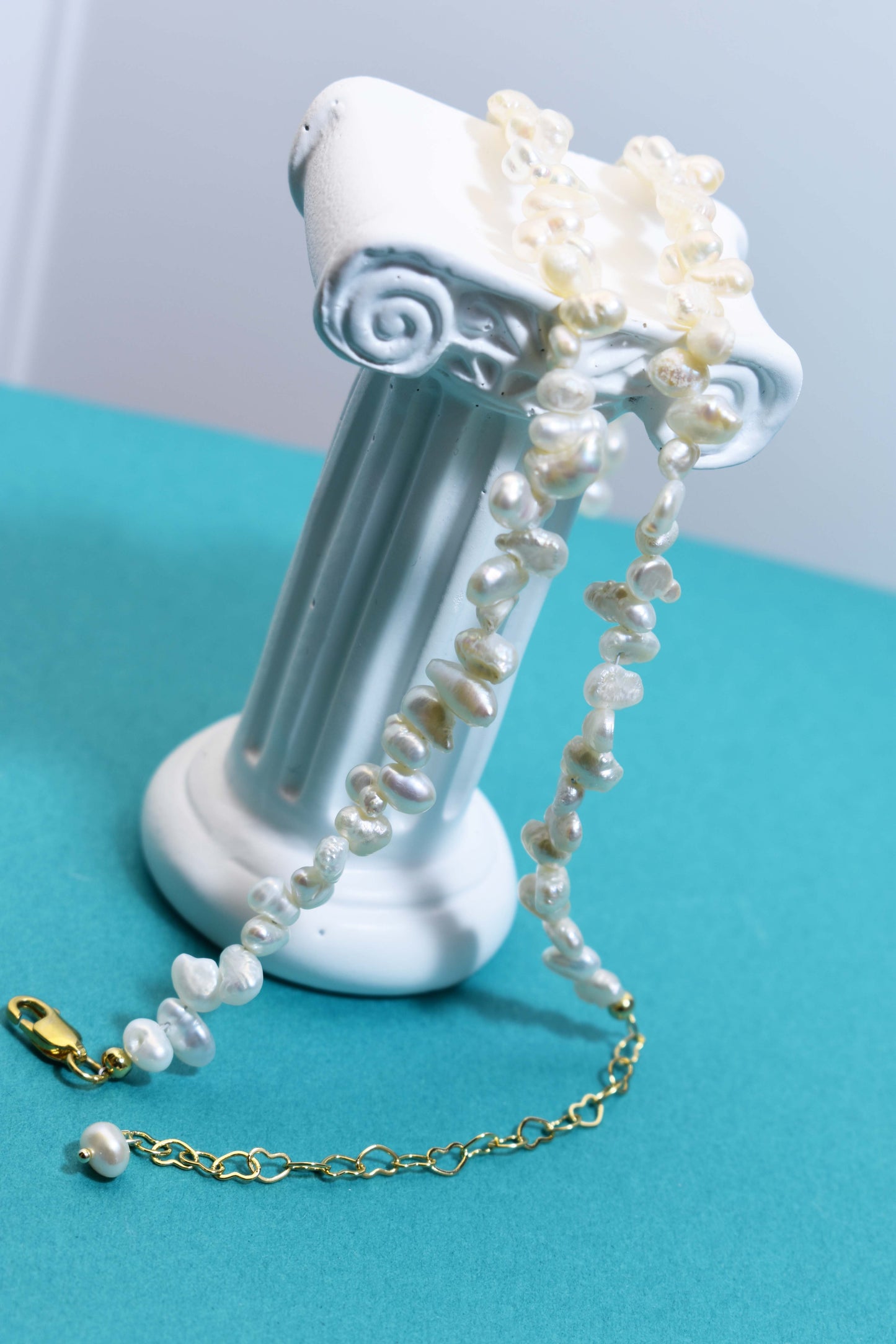 Natural pearl necklace with side perforations, small flat pearl strap, extended chain length adjustable necklace