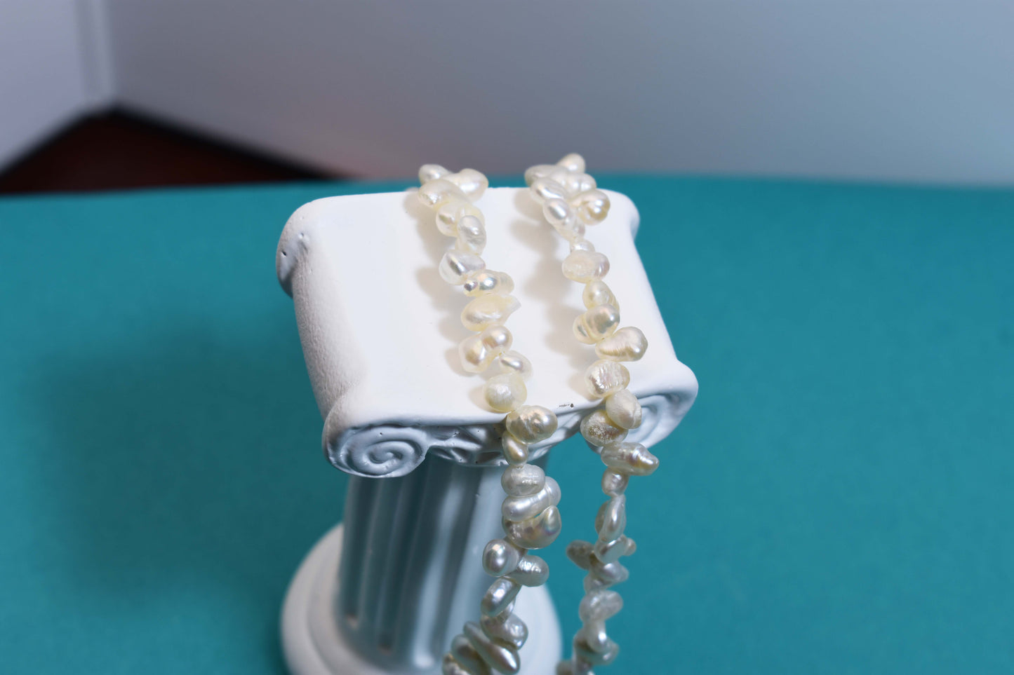 Natural pearl necklace with side perforations, small flat pearl strap, extended chain length adjustable necklace