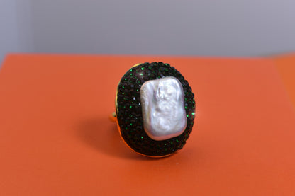 Luxurious and Shining Natural Baroque Pearl Ring with Three Dimensional Dense Inlaid Green Crystal Opening Adjustable Ring