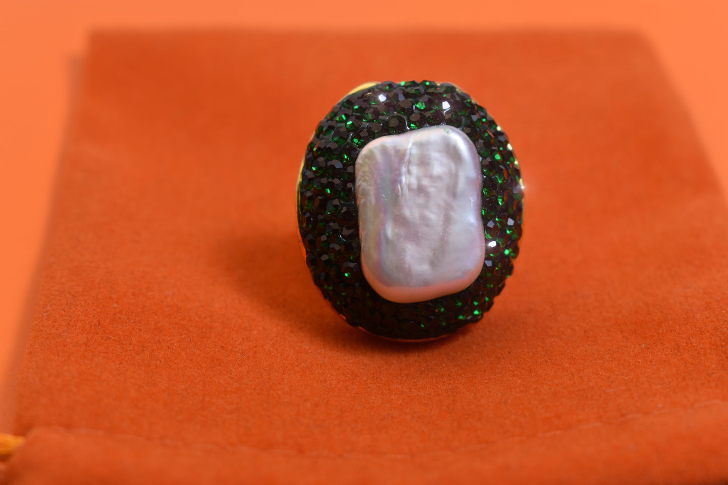 Luxurious and Shining Natural Baroque Pearl Ring with Three Dimensional Dense Inlaid Green Crystal Opening Adjustable Ring