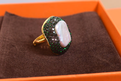 Luxurious and Shining Natural Baroque Pearl Ring with Three Dimensional Dense Inlaid Green Crystal Opening Adjustable Ring