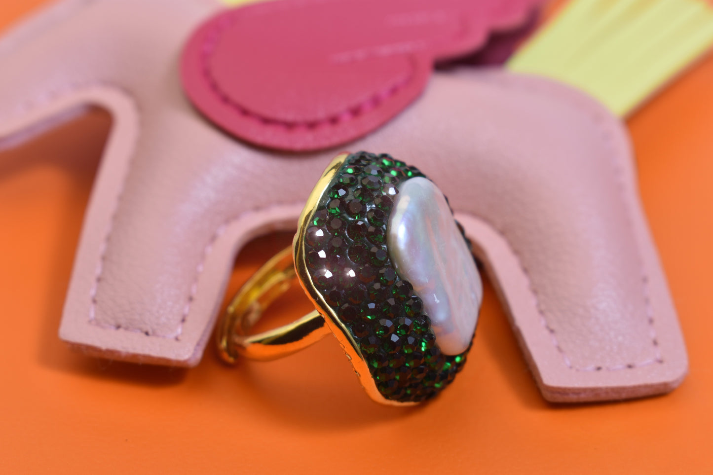 Luxurious and Shining Natural Baroque Pearl Ring with Three Dimensional Dense Inlaid Green Crystal Opening Adjustable Ring