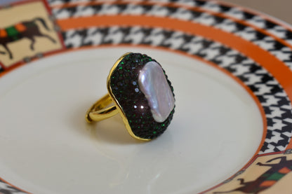 Luxurious and Shining Natural Baroque Pearl Ring with Three Dimensional Dense Inlaid Green Crystal Opening Adjustable Ring