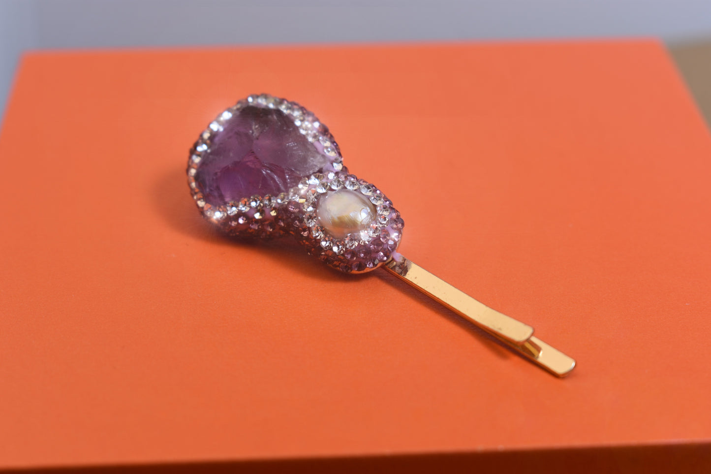 Baroque pearl three-dimensional inlaid with purple crystal and zircon gold hair clip