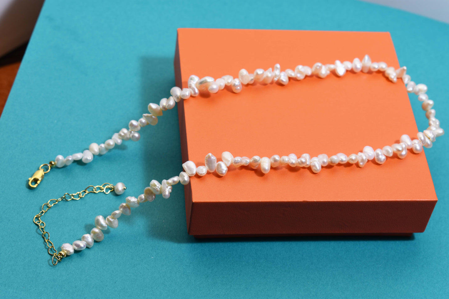Natural pearl necklace with side perforations, small flat pearl strap, extended chain length adjustable necklace