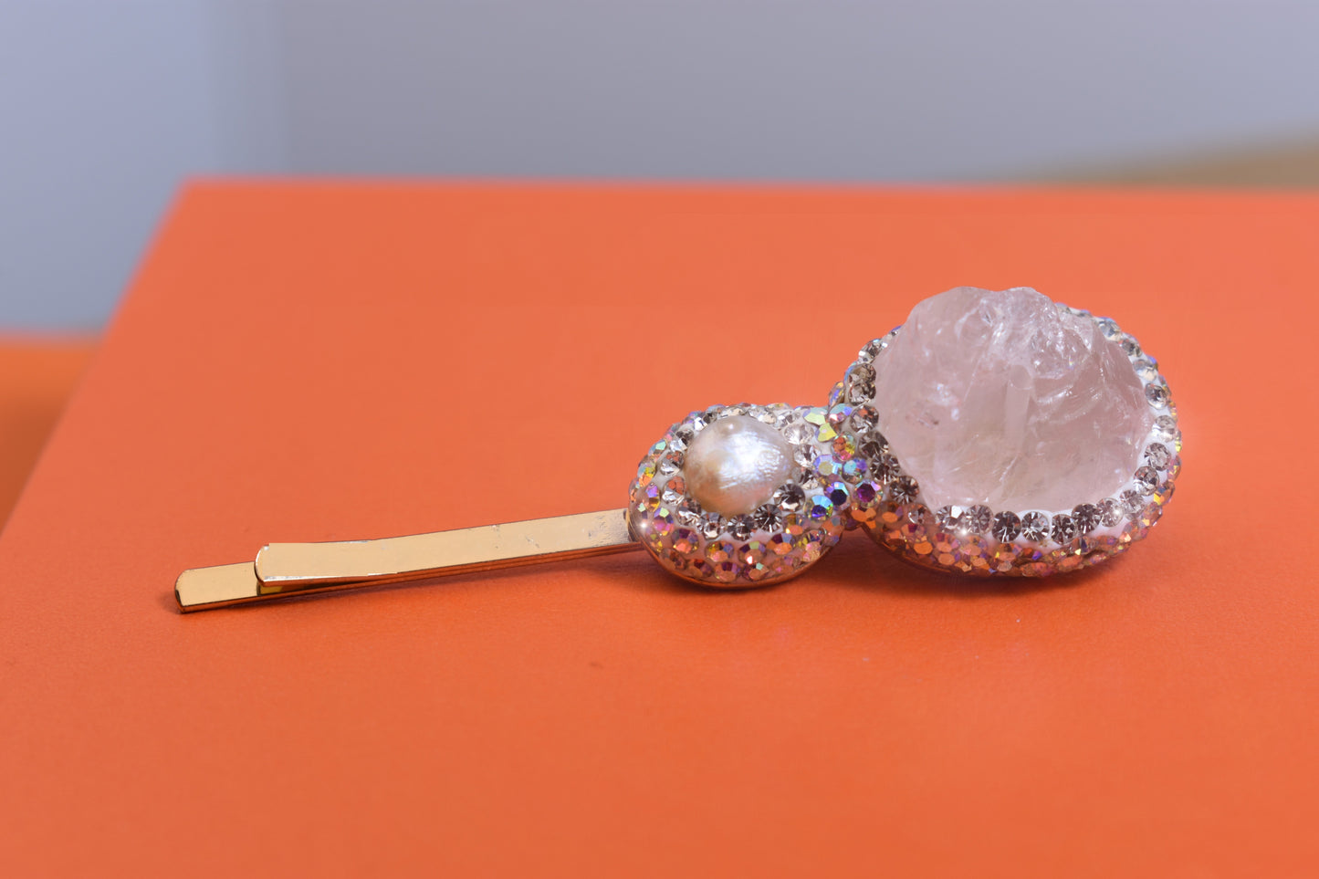 Natural pearl hair clip with three-dimensional inlaid powder crystal and zircon gold hair clip