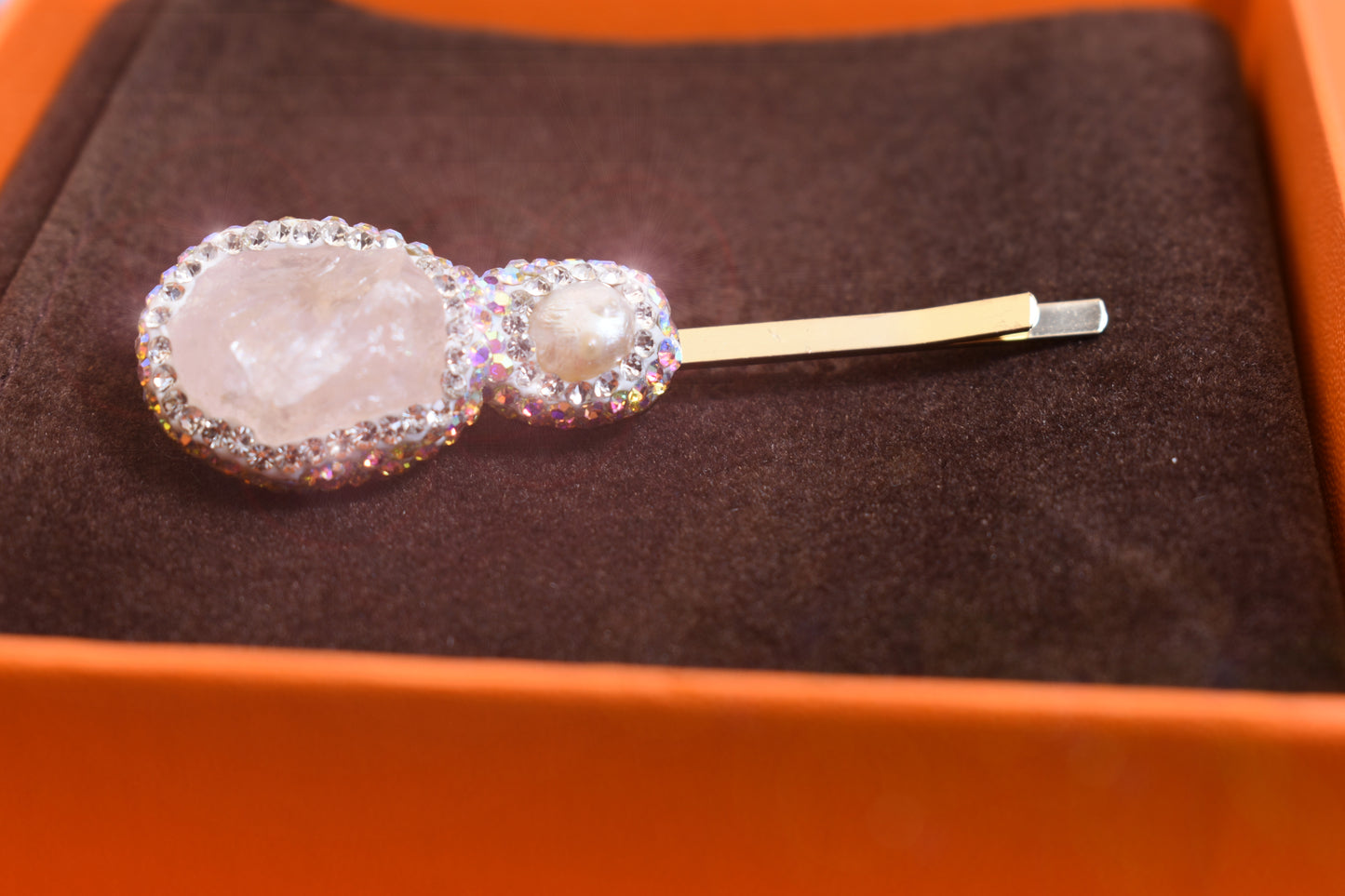 Natural pearl hair clip with three-dimensional inlaid powder crystal and zircon gold hair clip