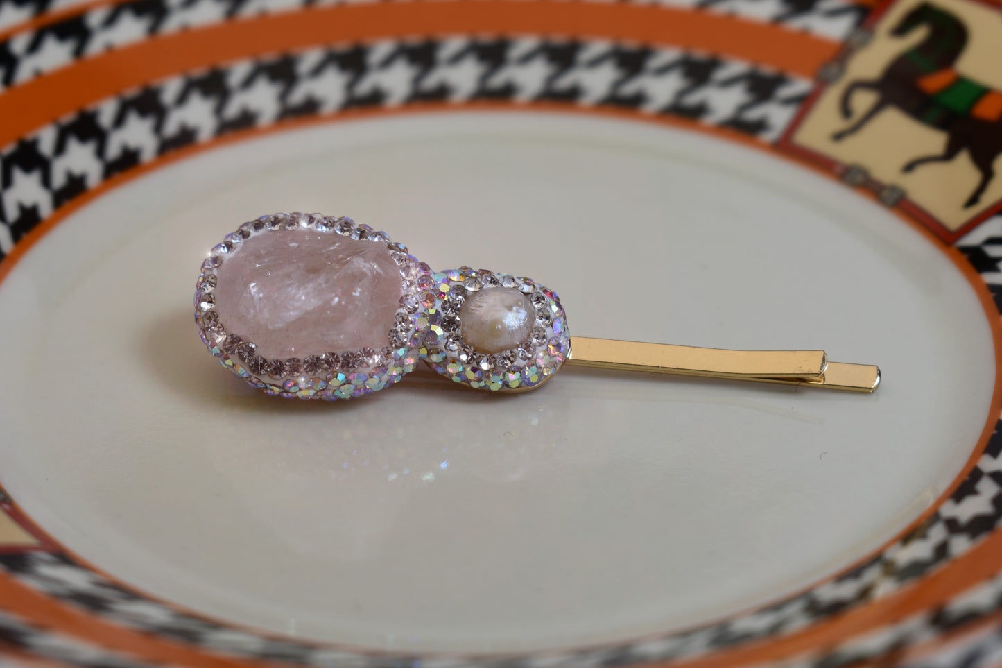 Natural pearl hair clip with three-dimensional inlaid powder crystal and zircon gold hair clip