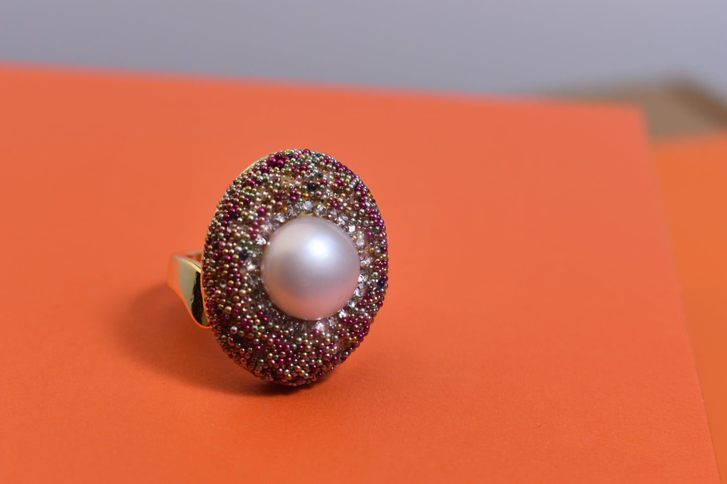 Luxurious shiny natural pearl ring with three-dimensional dense inlaid colorful beads, adjustable ring at the opening