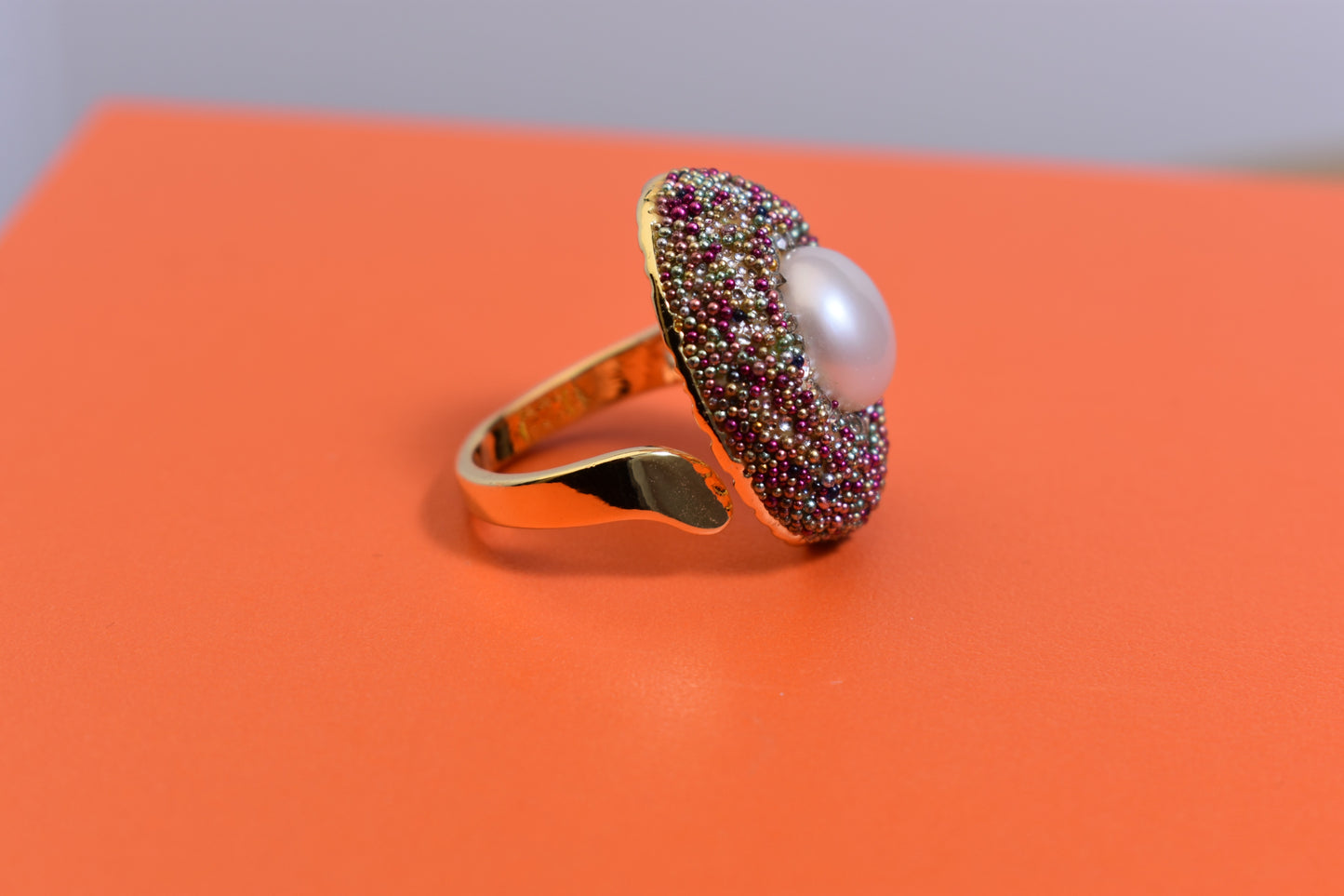 Luxurious shiny natural pearl ring with three-dimensional dense inlaid colorful beads, adjustable ring at the opening