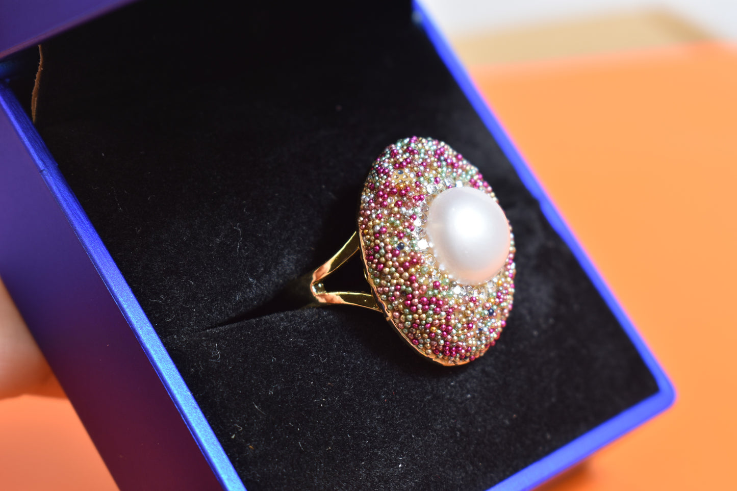 Luxurious shiny natural pearl ring with three-dimensional dense inlaid colorful beads, adjustable ring at the opening
