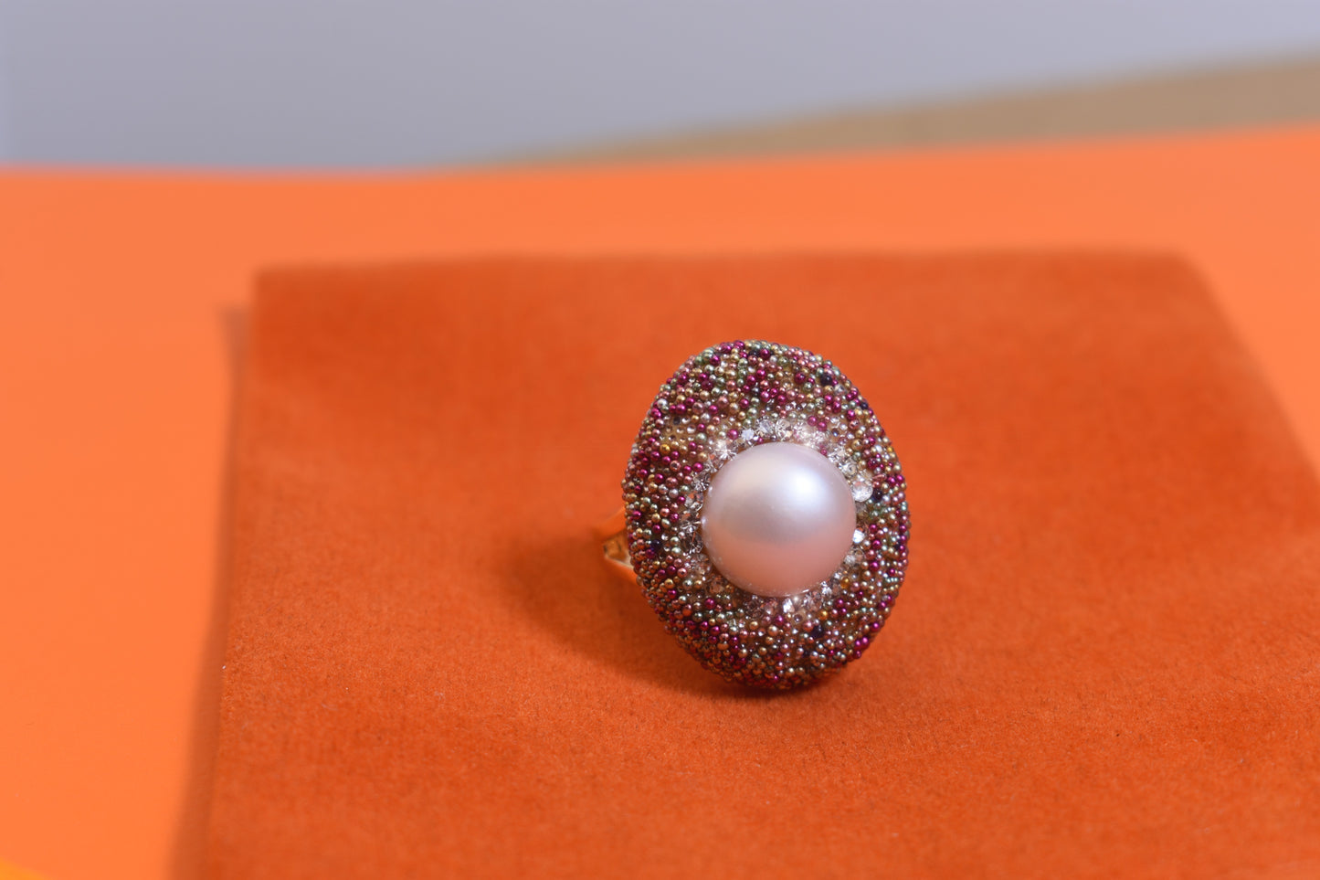 Luxurious shiny natural pearl ring with three-dimensional dense inlaid colorful beads, adjustable ring at the opening