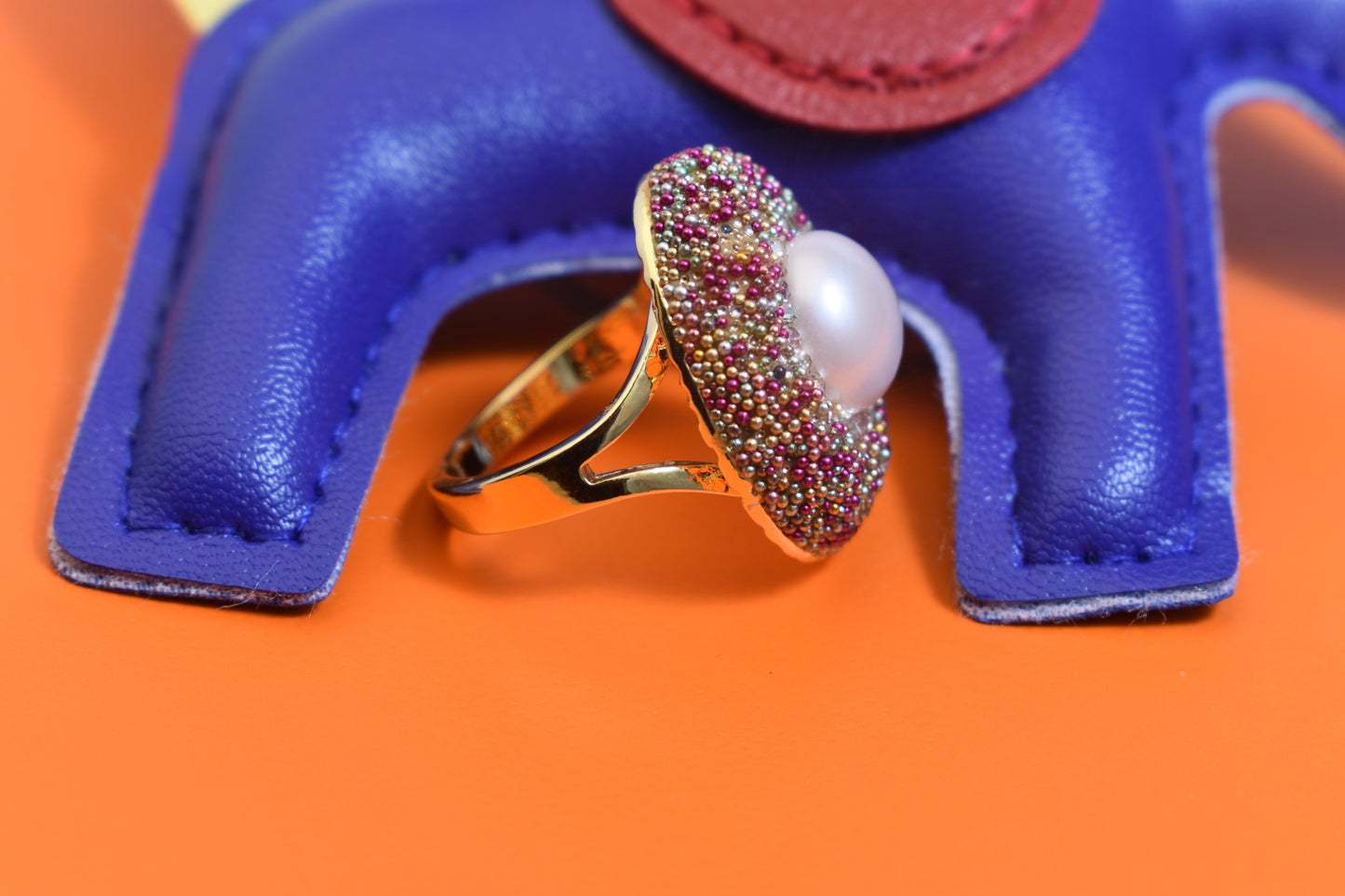 Luxurious shiny natural pearl ring with three-dimensional dense inlaid colorful beads, adjustable ring at the opening